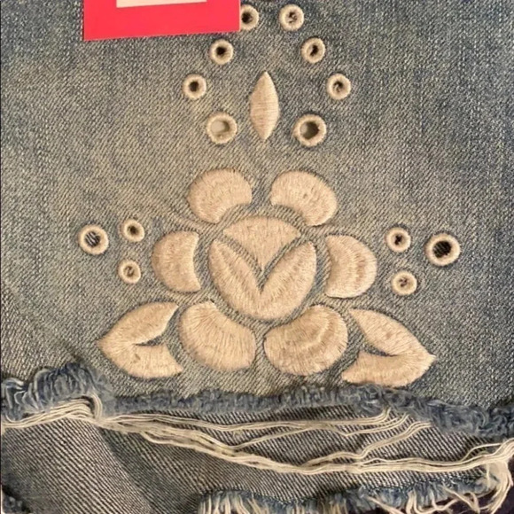 Chelsea & Violet Frayed Blue Jean Cutoff Shorts - Picture 4 of 10